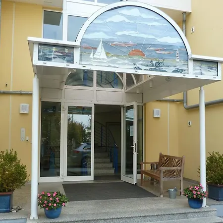 Haus Sonnenschein Goehren * Goehren (Ruegen)